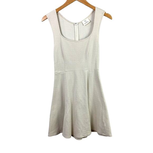 Urban Outfitters UO Pins + Needles Sleeveless Textured Skater Dress M Medium - Picture 1 of 8